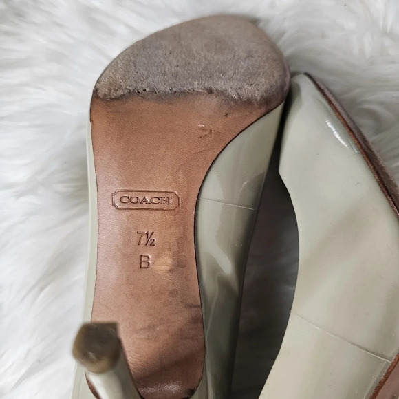 COACH Nala Patent Leather Round Toe Pumps Heel Size 7.5 - Picture 4 of 10